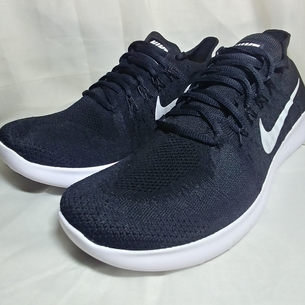 NEW Nike Free Running Flyknit